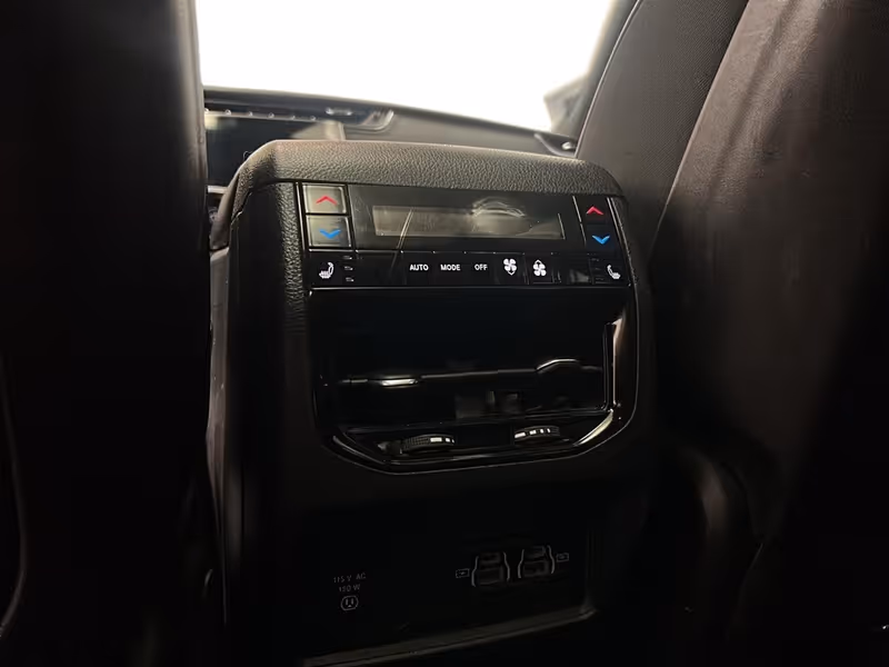 2023 Jeep Grand Cherokee Summit