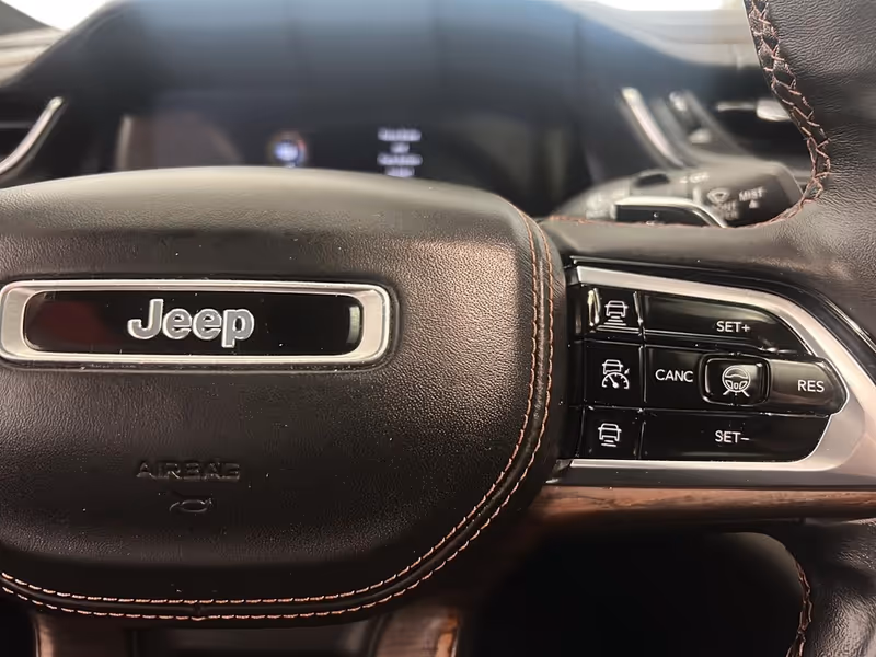 2023 Jeep Grand Cherokee Summit