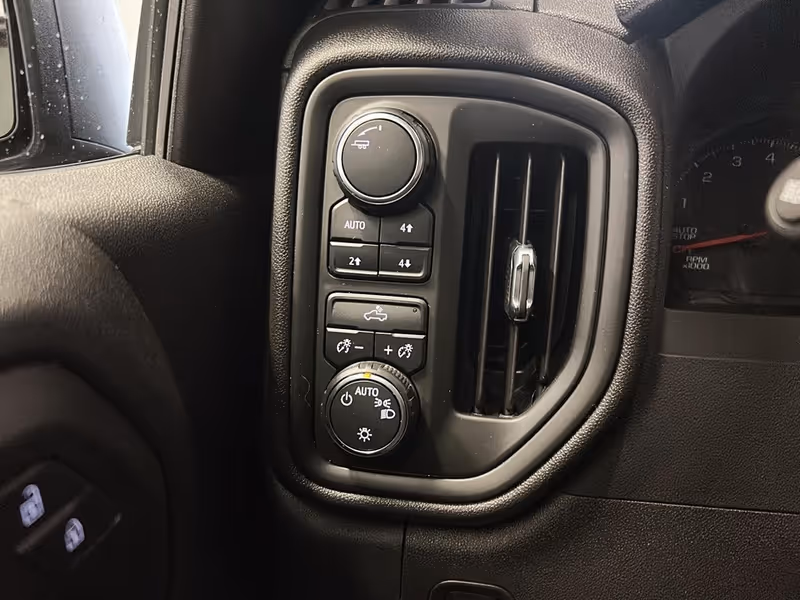 2024 Chevrolet Silverado 1500 Custom Trail Boss