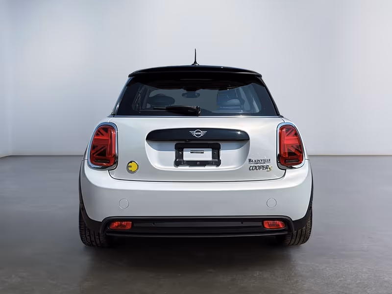 2022 MINI 3 Door Cooper SE