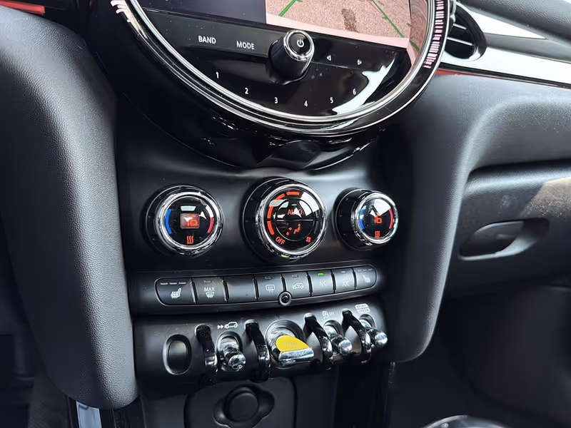 2022 MINI 3 Door Cooper SE