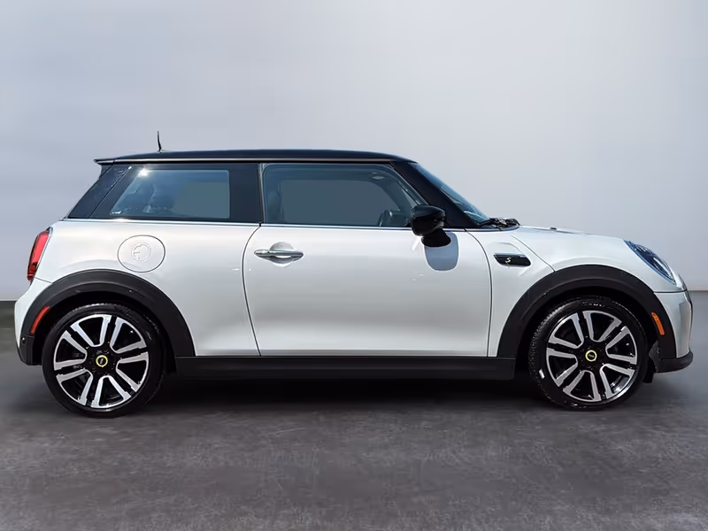 2022 MINI 3 Door Cooper SE