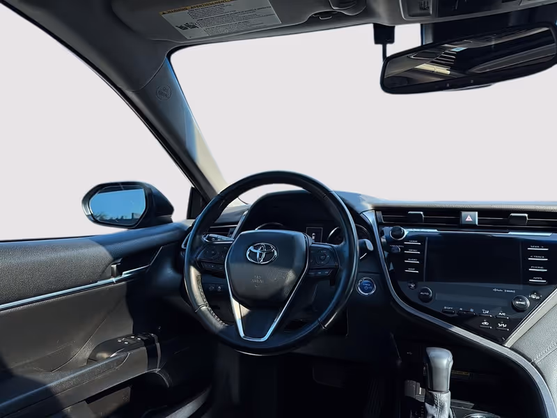 2020 Toyota Camry Hybrid XLE