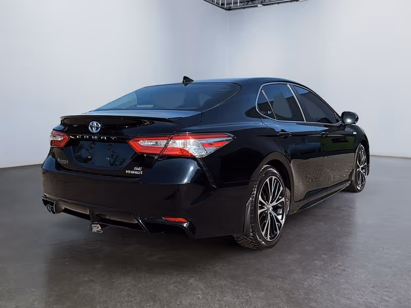 2020 Toyota Camry Hybrid XLE