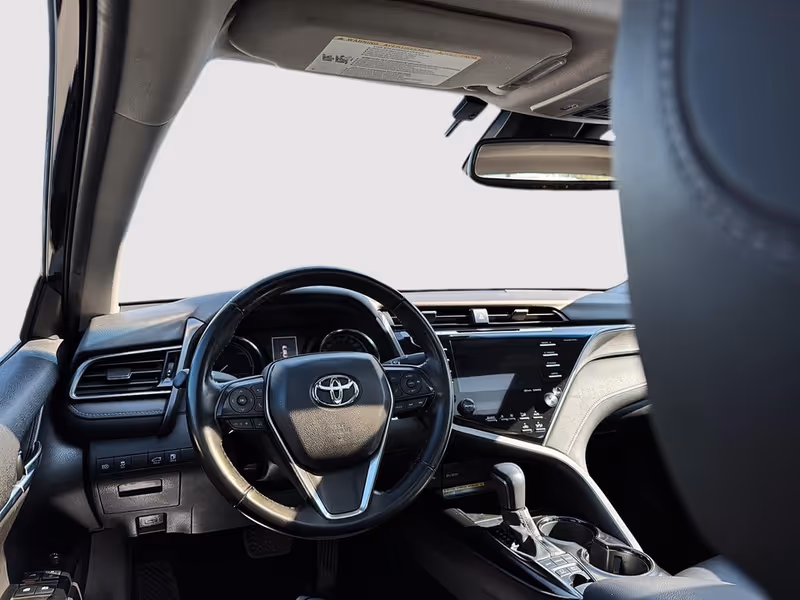2020 Toyota Camry Hybrid XLE