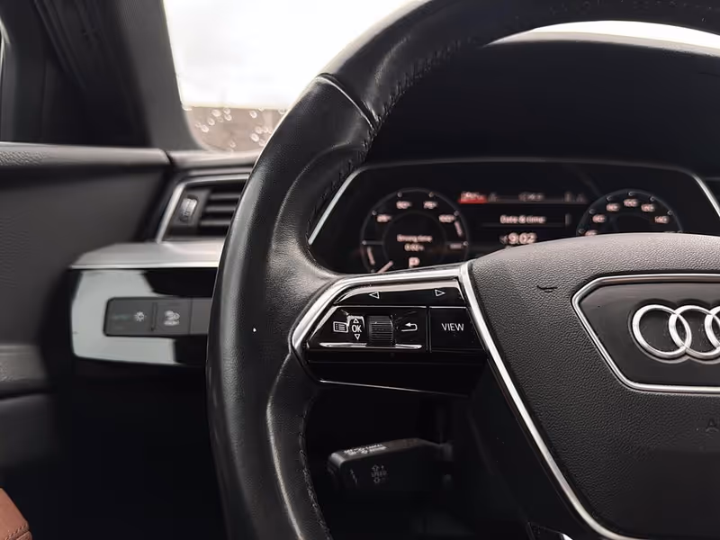 2019 Audi e-tron Progressiv