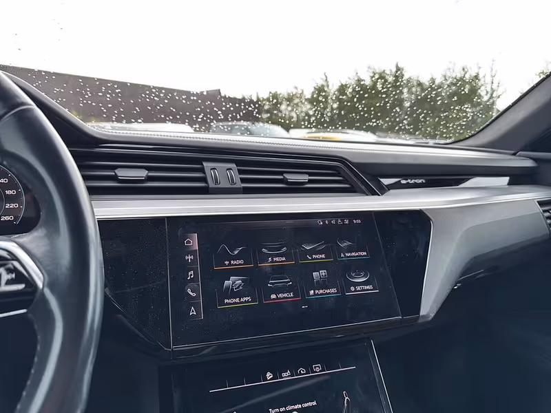 2019 Audi e-tron Progressiv