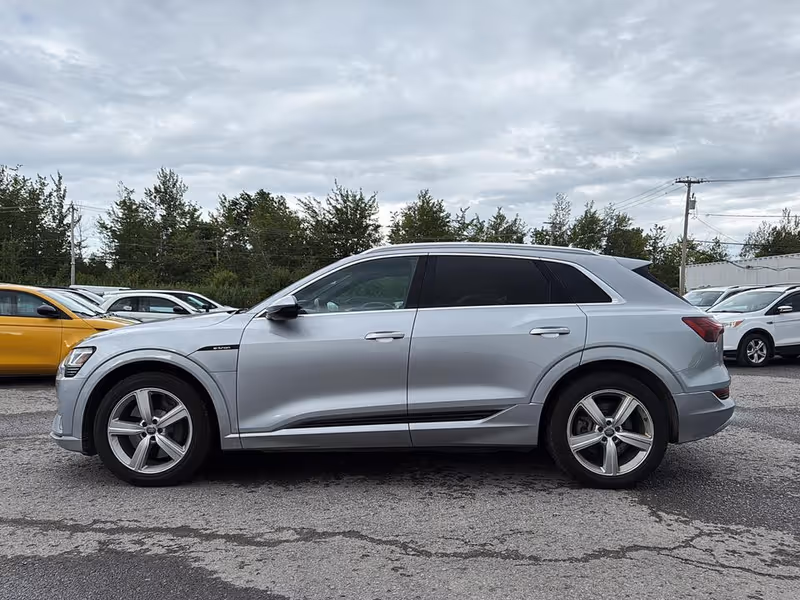 2019 Audi e-tron Progressiv