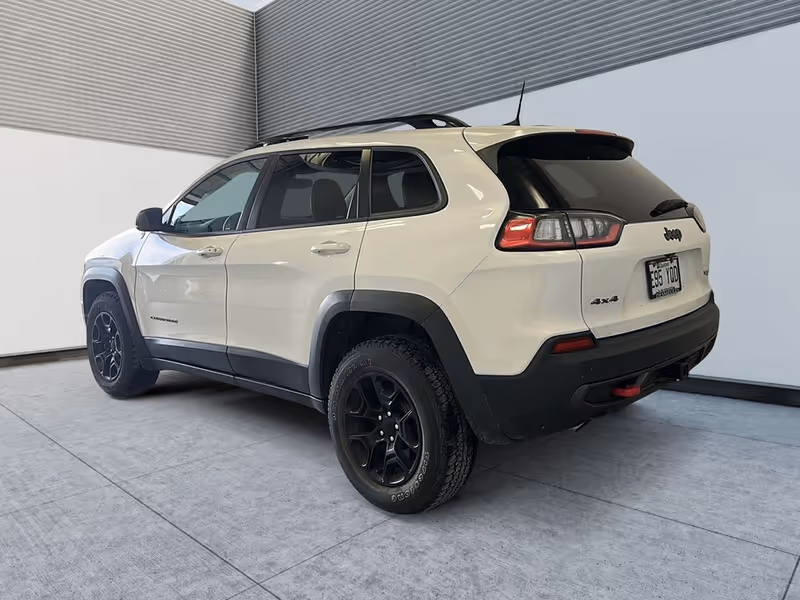 2022 Jeep Cherokee Trailhawk Elite