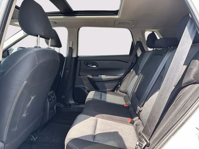 2024 Nissan Rogue SV Moonroof