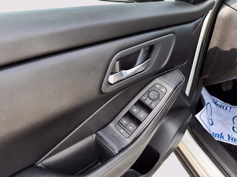 2024 Nissan Rogue SV Moonroof