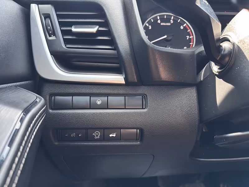 2024 Nissan Rogue SV Moonroof