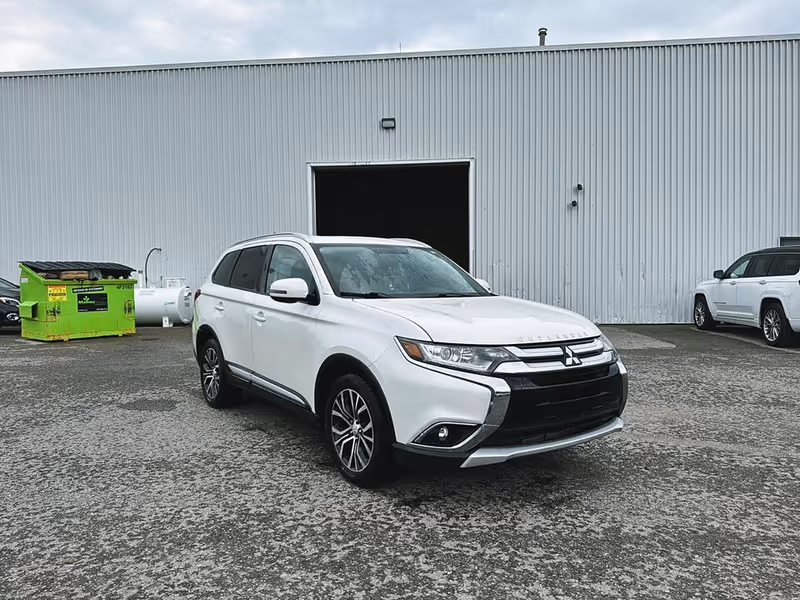 2016 Mitsubishi Outlander ES