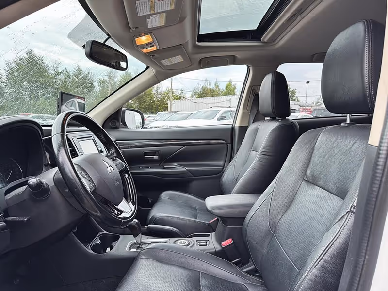 2016 Mitsubishi Outlander ES