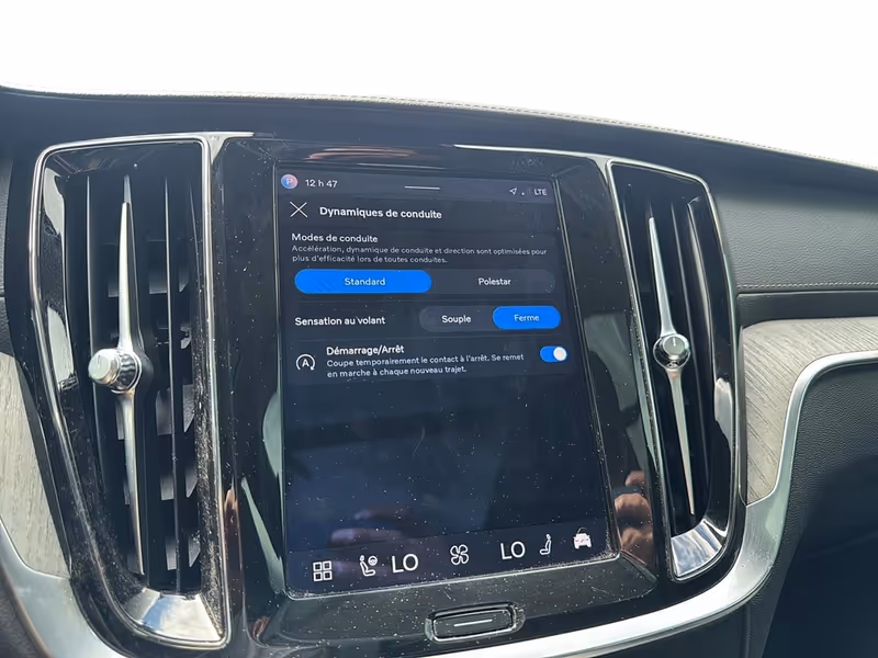 2023 Volvo V60 Ultimate Dark Theme
