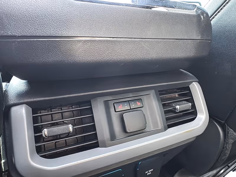 2024 Ford F-150 Lightning LARIAT