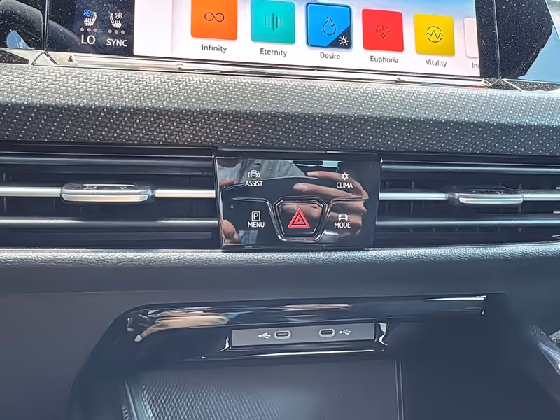 2024 Volkswagen Golf R Manual