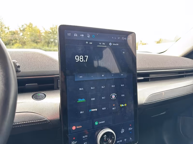 2022 Ford Mustang Mach-E Select